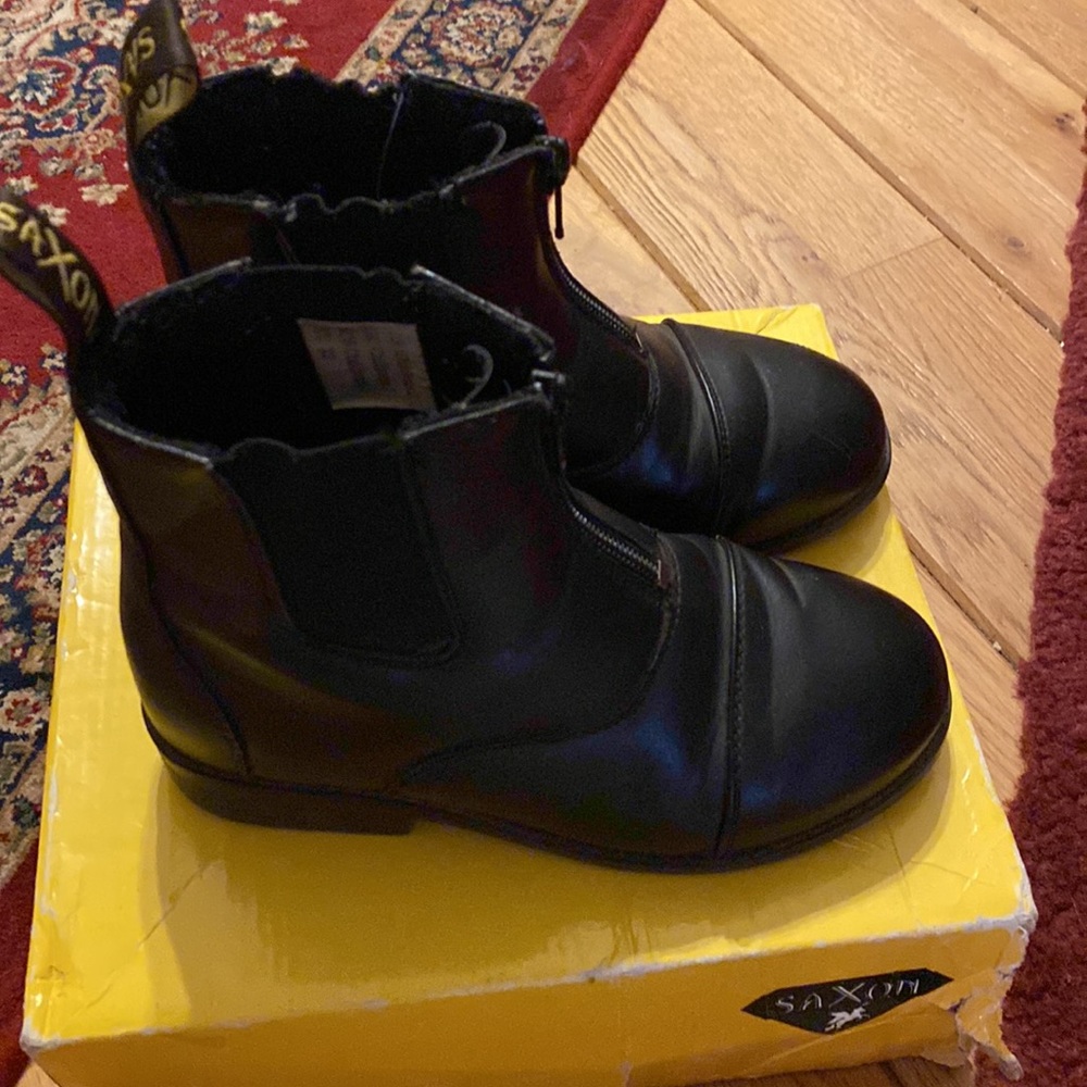 Saxon black Leather Zip Up Boots